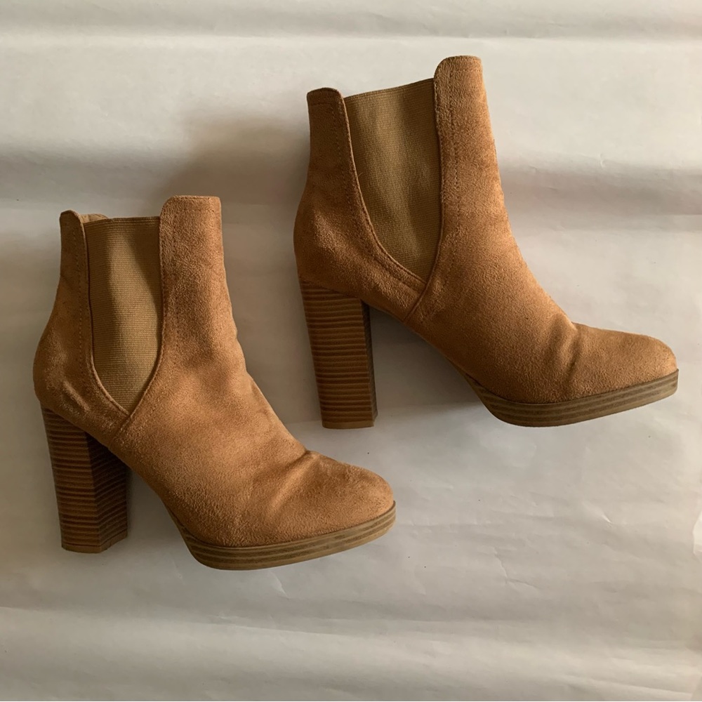 WILD DIVA Lounge Cognac Brown Faux Suede High Heel Chelsea Boots Booties Sz 9